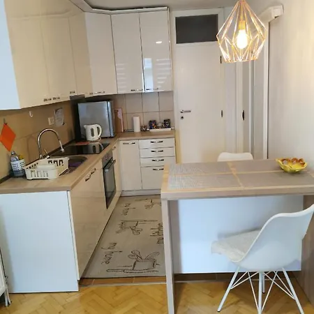 Perry Apartman *